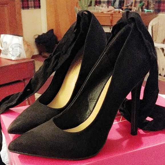 SHOEDAZZLE PUMPS! *Never worn* - Picture 4 of 9